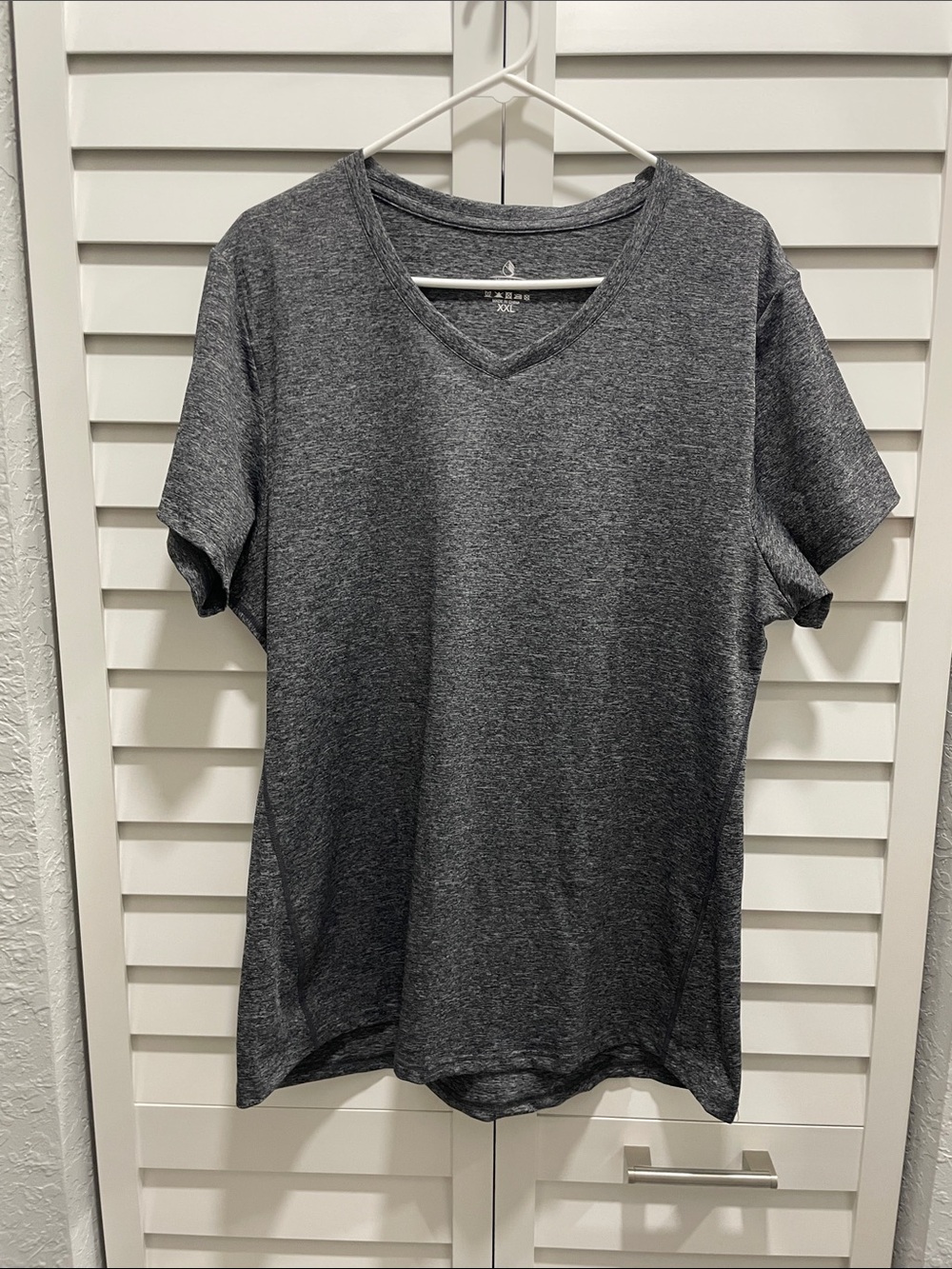 Gray V-Neck Short Sleeve Tee - Unbranded